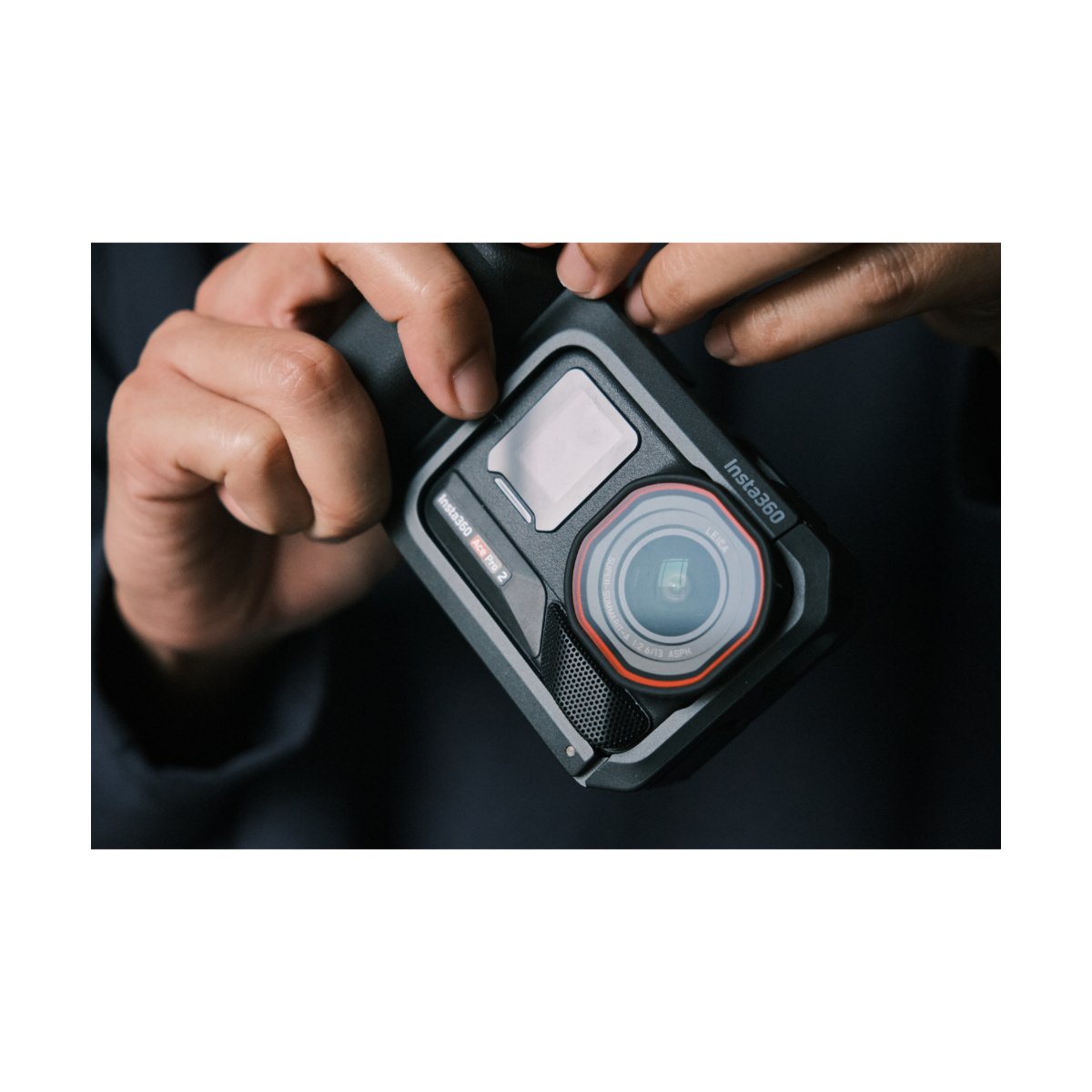 Better than Fuji? A Pocketable Leica for Street Photography (the